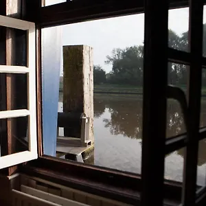 Hotel Boat De Barge